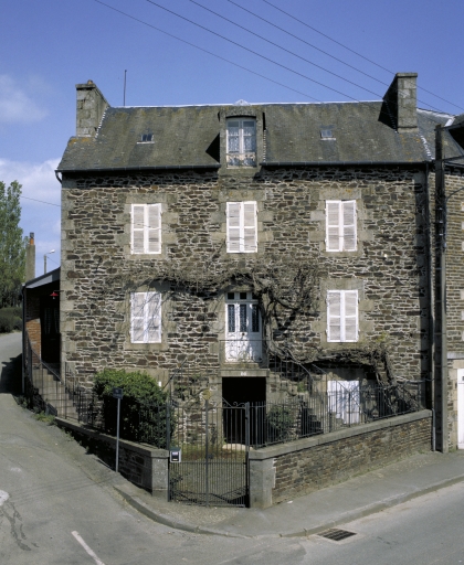 Maison, 23 rue du Général-de-Gaulle (Plénée-Jugon)