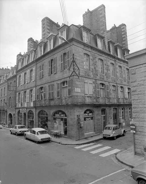 Immeuble, 20, 22 rue Nationale (Fougères)