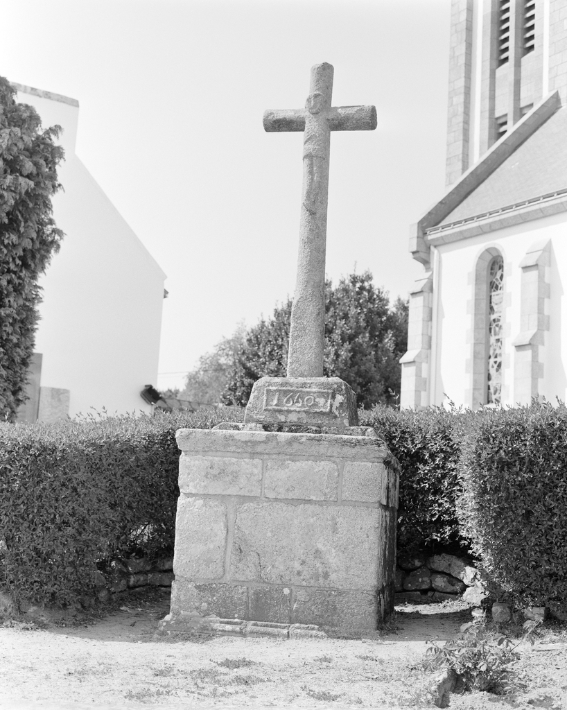 Croix monumentale, rue de Lesben (Gestel)