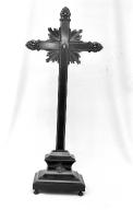 Croix-reliquaire, église paroissiale Saint-Pierre (Coësmes)