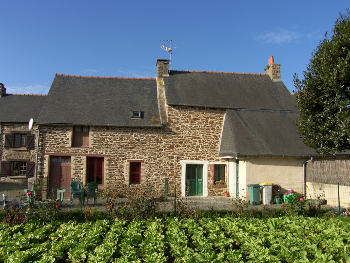Ensemble de deux maisons, rue de l'Eglise (Saint-Guinoux)