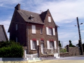 Maison de villégiature, 11 rue de la Mennais ; rue du Mont-Saint-Michel (Cancale)