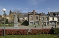 Maison à boutique, 14 rue de la Liberté (Québriac)