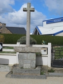 Croix de chemin, dite Croix de la Vigne, avenue de la Libération (Saint-Martin-sur-Oust)