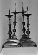 Chandelier (4), église paroissiale Notre-Dame-des-Grâces (Plusquellec)