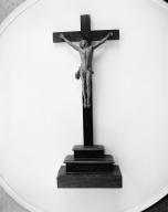 Croix d'autel, presbytère (Arradon)
