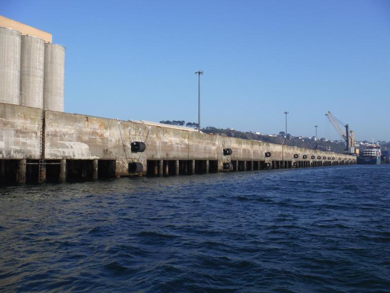 Quais de réparation 2 et 3, puis quais plate-forme multimodale ou terminal conteneurs et passerelle Ro-ro, port de commerce (Brest)