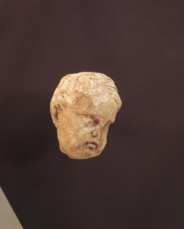 Statue : Tête d'enfant, chapelle Saint-Gildas (Guégon)