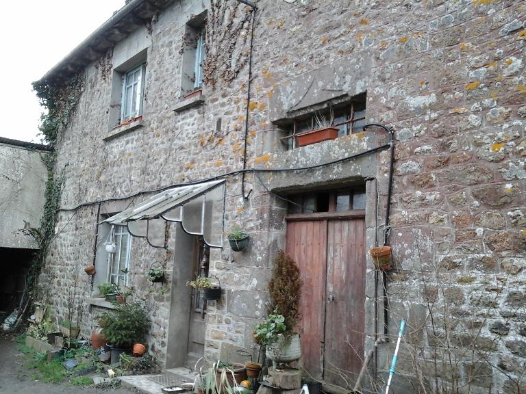 Manoir, le Champ Mauny (La Chapelle-Chaussée)