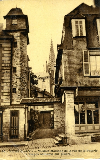 Maison à porche, 10 rue Poterie (Vitré)