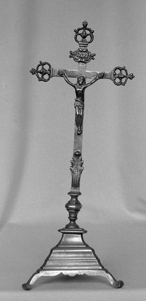 Croix d'autel, église paroissiale Saint-Pierre (Ploërdut)