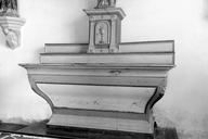 Autel, tabernacle, gradins d'autel (2) (autel secondaire, autel tombeau), église paroissiale Saint Corentin (Glomel)
