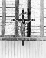 Croix (petite nature), église paroissiale Saint-Pierre (Plouénan)