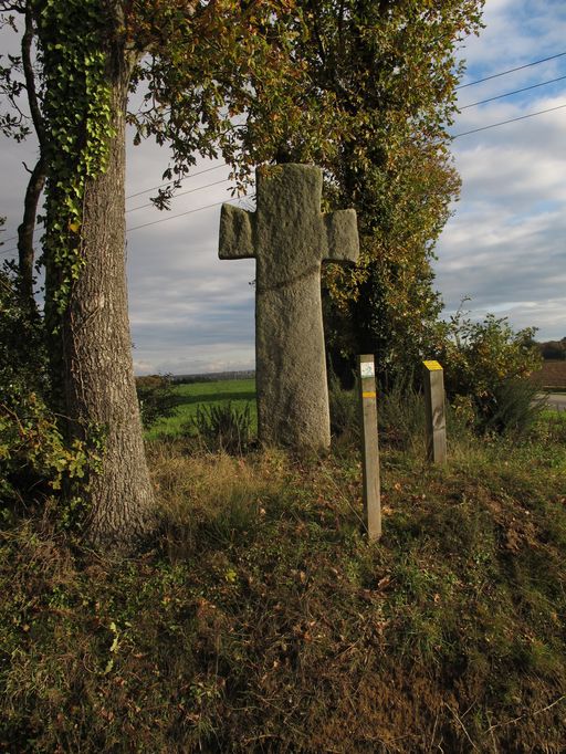 Croix de chemin, dite Croix de la Brassée (Guillac)