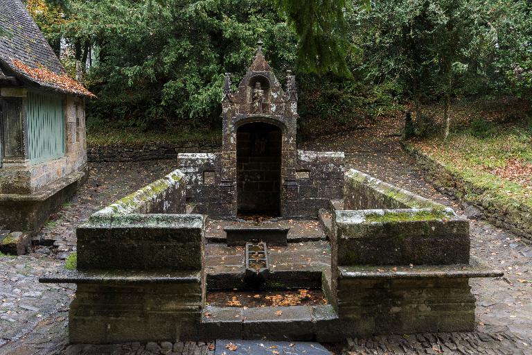 Chapelle et fontaine Notre-Dame des Fontaines, l'Abbaye (Daoulas)