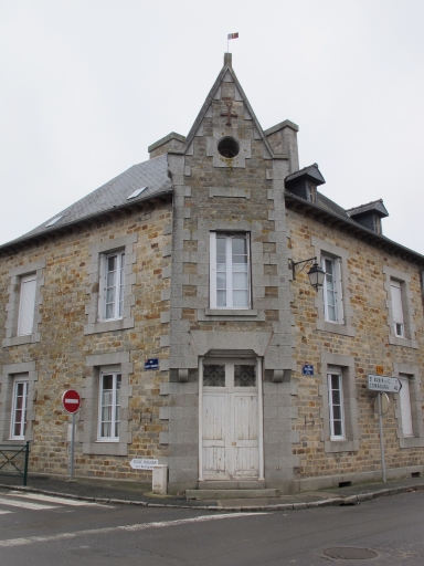 Ancienne mairie-école, 1 Rue Jean Béziel (Livré-sur-Changeon)