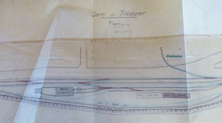 Établissements Guézénec, marchands de bois et matériaux actuellement chantier naval du Jaudy (Tréguier)