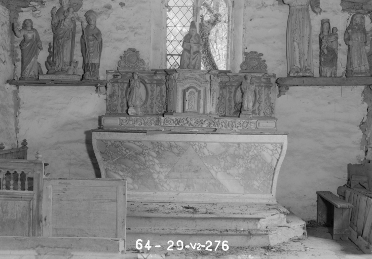 Maître-autel, chapelle de la Trinité (Kergloff)