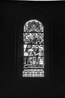 2 verrières : la Mort de saint Joseph, Eucharistie, église paroissiale Saint-Martin (Bain-de-Bretagne)