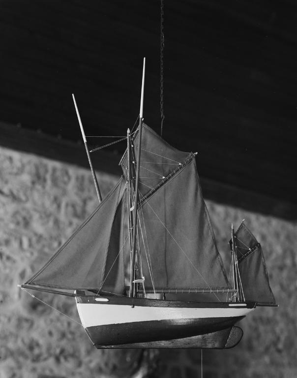 Maquette, ex-voto (maquette de thonier Dundee) : Notre-Dame d'Espérance, chapelle Notre-Dame d'Espérance ou de la Congrégation (Île-aux-Moines)