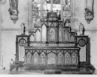 Autel, retable, tabernacle, gradin d'autel (maître-autel, autel tombeau, tabernacle à ailes), style néo-gothique, église paroissiale Saint-Eloi (Mespaul)