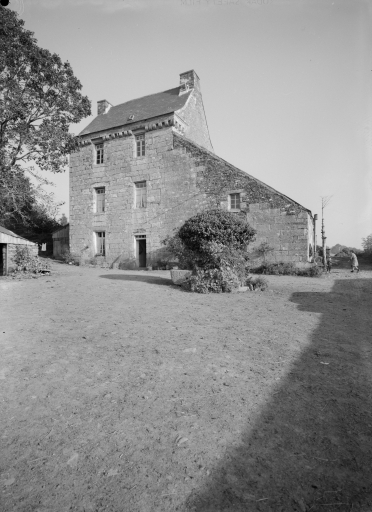 Manoir, Lallunec (Poullaouen)