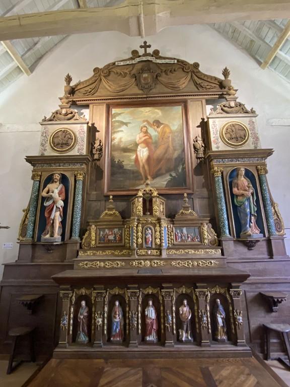 Ensemble du maître-autel : autel, retable, tabernacle, tableau : Baptême du Christ, 2 statues : saint Jean-Baptiste, sainte Madeleine, église Saint-Jean-Baptiste du Temple (Carentoir)
