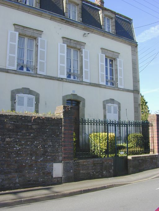 Maison, 7 rue Bertrand du Guesclin ; 11 rue Vincent Rouillé (Vannes)