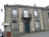Maison, 29 place de la Mairie (Hédé fusionnée avec Bazouges-sous-Hédé pour former la commune de Hédé-Bazouges en 2009)