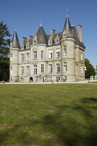 Les châteaux du 19e siècle de Coglais Communauté