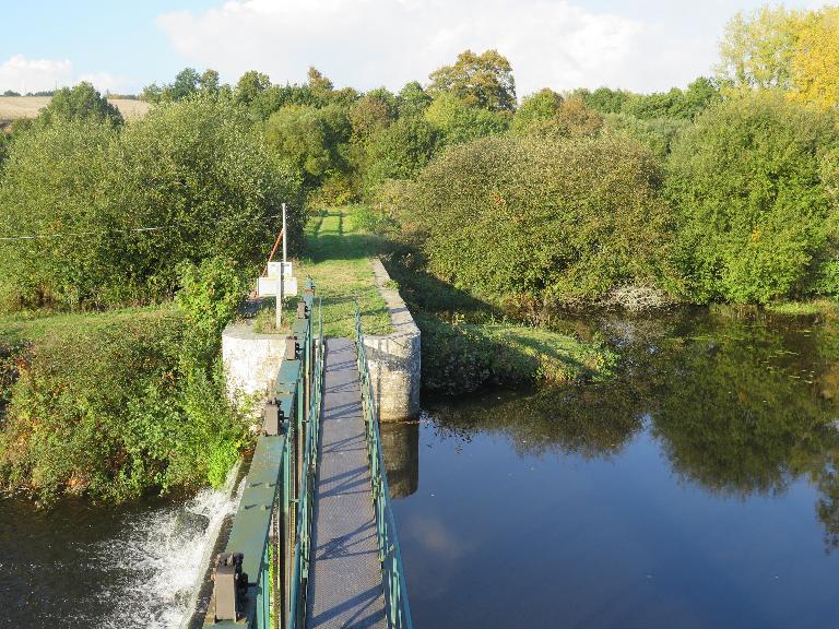 Canal du Blavet, les déversoirs