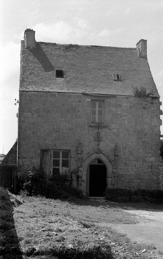 Manoir, Beuzit (Saint-Pol-de-Léon)