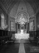 Autel, tabernacle, exposition, baldaquin (maître-autel), église paroissiale Saint-Martin (Guichen)