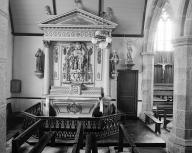 Autel, retable, tabernacle, gradins d'autel (2) (autel secondaire, autel tombeau, retable architecturé) : de la Sainte Famille, église paroissiale Saint-Adrien (Santec)