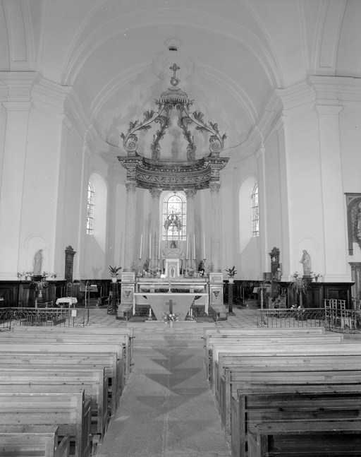 Autel, baldaquin (maître-autel, autel tombeau), église paroissiale Sainte-Anne (Sainte-Anne-sur-Vilaine)