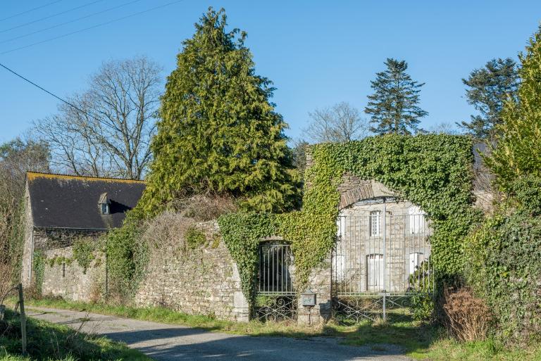 Maison de marchand de toile n°2, La Ville au Breil (Saint-Thélo)