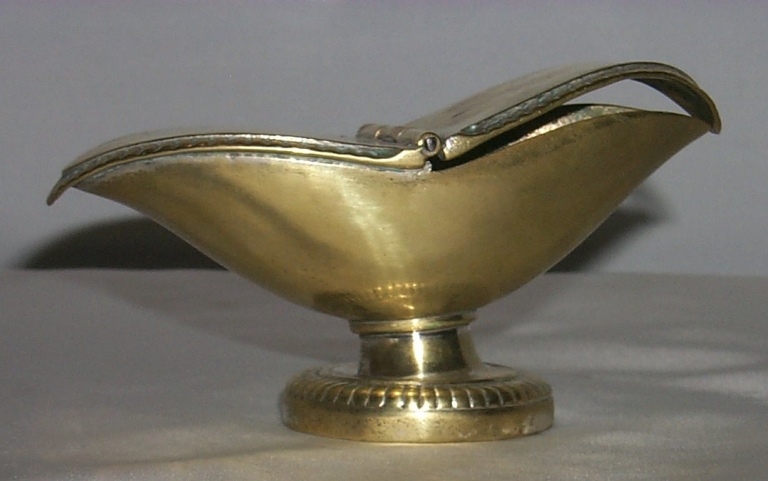Navette à encens 1