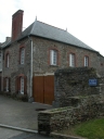 Maison, 11 place de la Mairie (Pleugueneuc)
