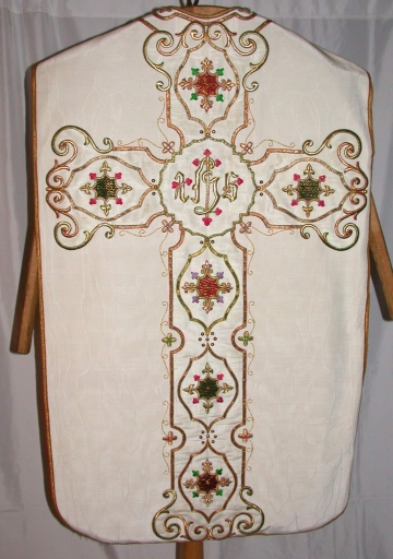 Ornement blanc 6 : chasuble