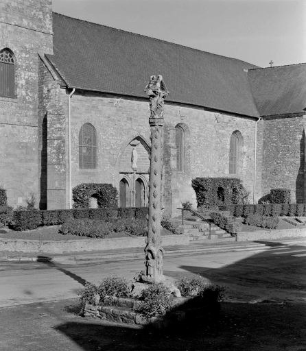 Croix Monumentale (La Ferrière fusionnée en Plémet en 2016)
