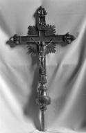 Croix de procession (2), église paroissiale Saint-Ouen (Quéménéven)