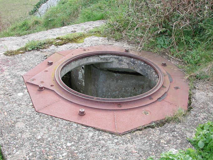 Ensemble fortifié (A 3), Rocher du Kernic (Plounévez-Lochrist)