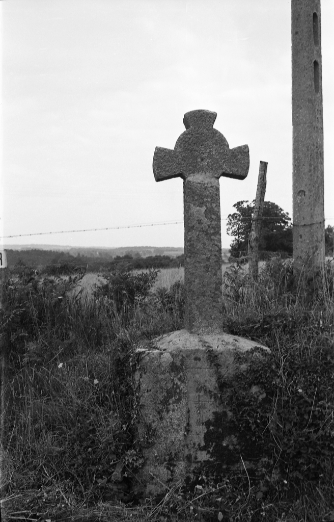 Croix monumentale, Moustoir ; Grand Moustoir (Theix fusionnée en Theix-Noyalo en 2016)