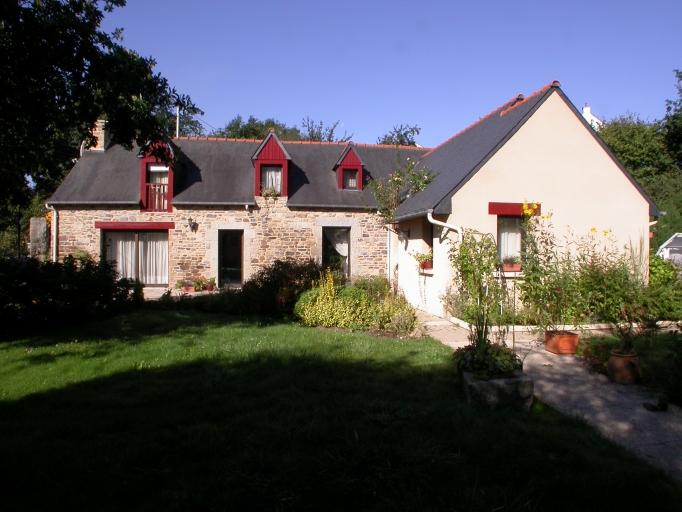 Moulin à farine dit Moulin au Comte, actuellement maison (Hénon)