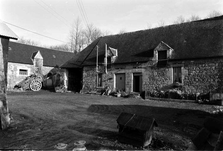 Edifice Fortifié, la Maison Seigneuriale (Plumaugat)