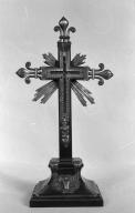Croix-reliquaire, église paroissiale Saint-Tugdual (Baulon)