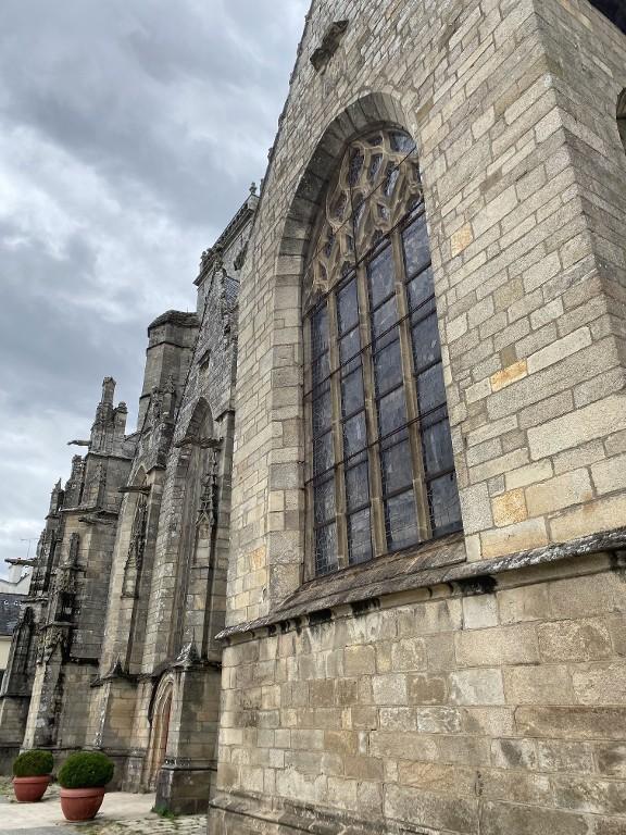 Église paroissiale Saint-Armel, place de l'église (Ploërmel)