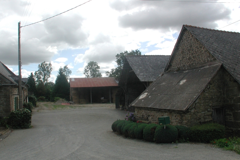 Ferme, les Courcières (Romazy)