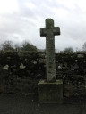 Croix monumentale, dans le Cimetière (Lourmais)