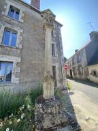 Croix monumentale, rue du Val (La Trinité-Porhoët)